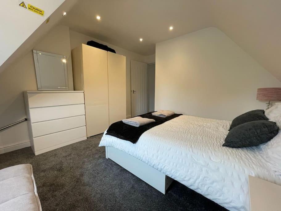 Rosey Lodge -1Bedroom Cousy Flat - Parking, Netflix, Wifi - Close To Blenheim Palace & Oxford - F5 Kidlington Eksteriør bilde