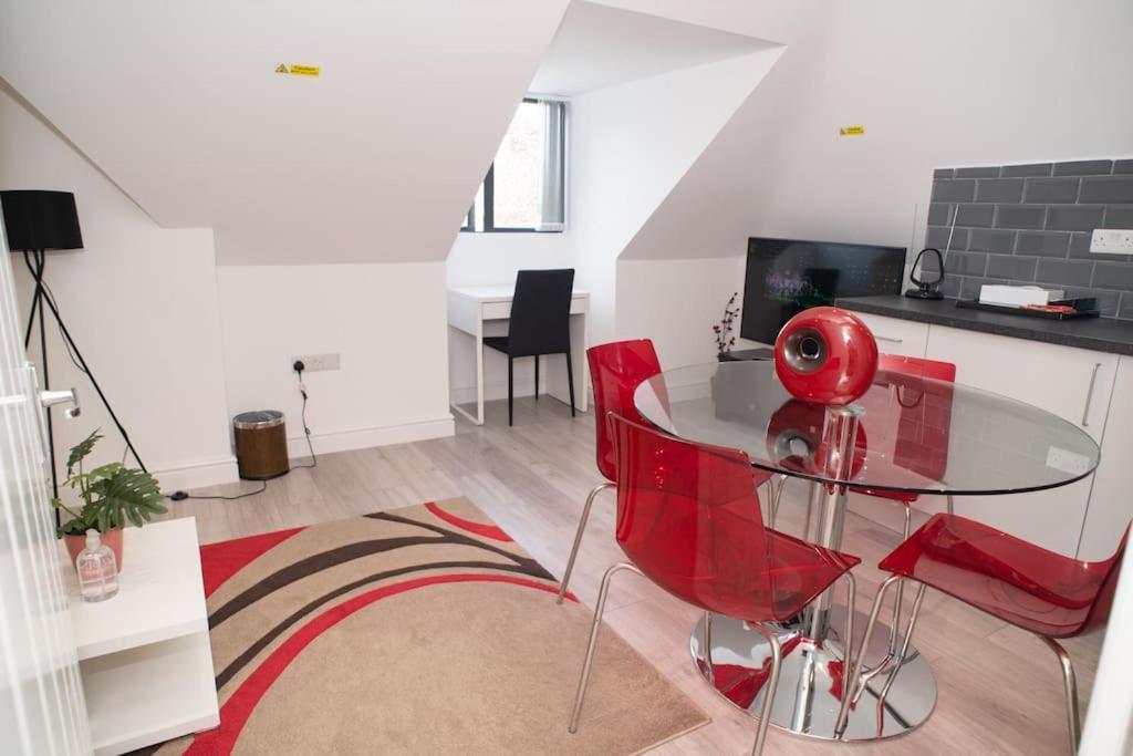 Rosey Lodge -1Bedroom Cousy Flat - Parking, Netflix, Wifi - Close To Blenheim Palace & Oxford - F5 Kidlington Eksteriør bilde