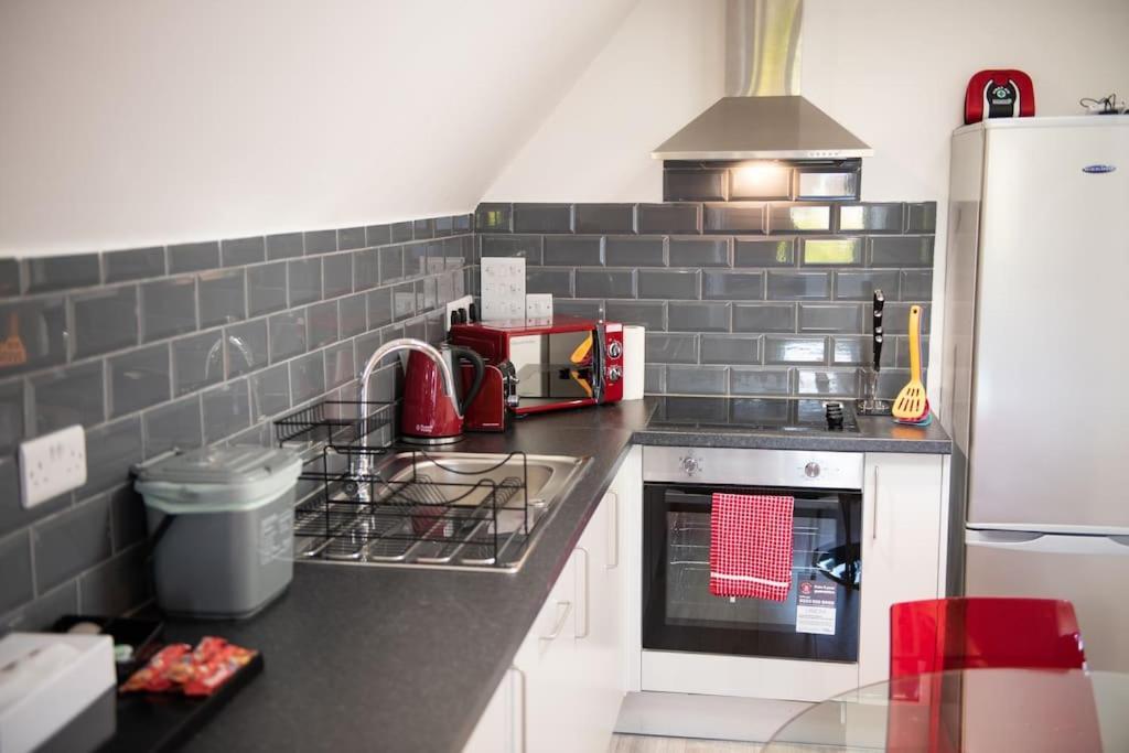 Rosey Lodge -1Bedroom Cousy Flat - Parking, Netflix, Wifi - Close To Blenheim Palace & Oxford - F5 Kidlington Eksteriør bilde