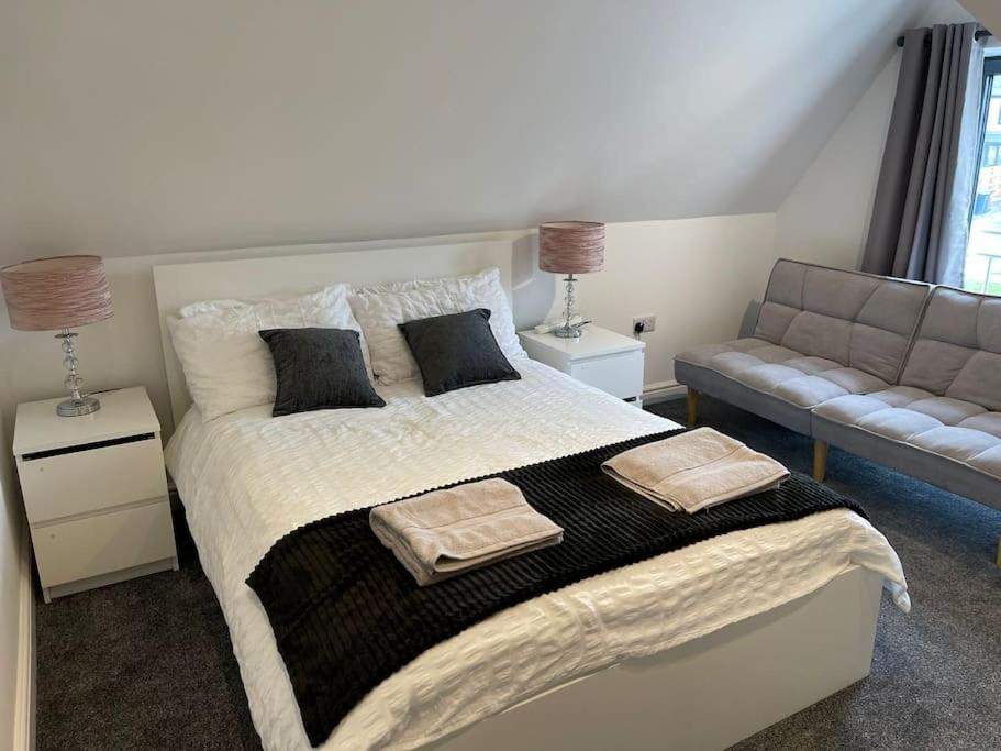 Rosey Lodge -1Bedroom Cousy Flat - Parking, Netflix, Wifi - Close To Blenheim Palace & Oxford - F5 Kidlington Eksteriør bilde