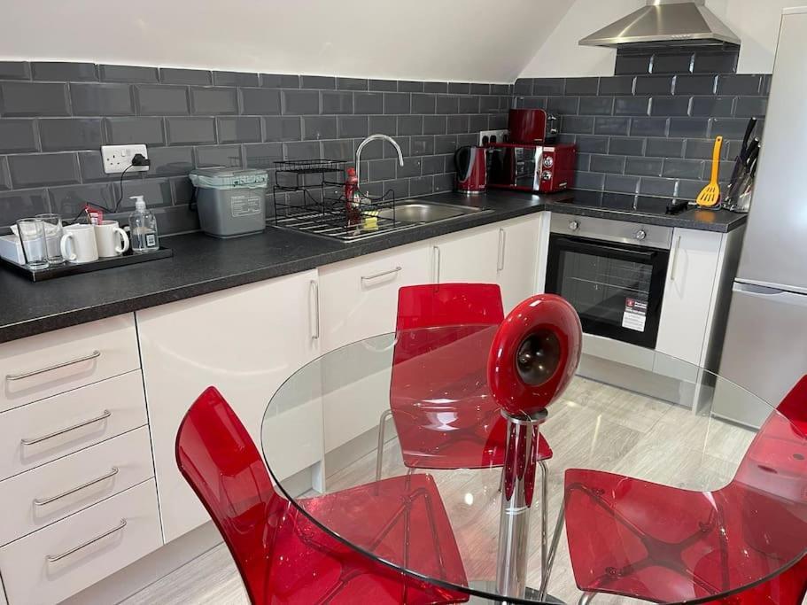 Rosey Lodge -1Bedroom Cousy Flat - Parking, Netflix, Wifi - Close To Blenheim Palace & Oxford - F5 Kidlington Eksteriør bilde